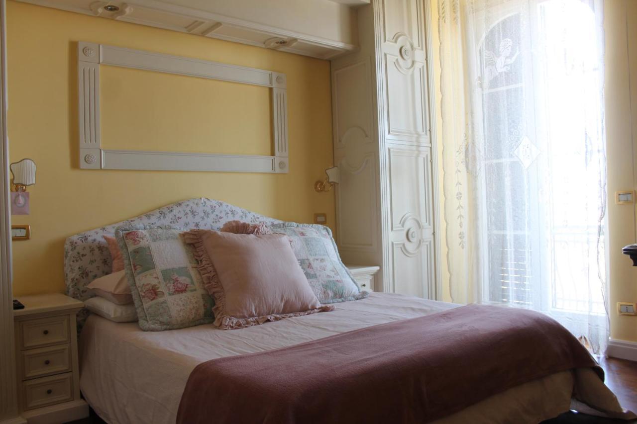 Le Sorelle Napels